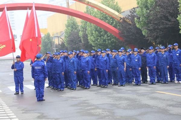 衛(wèi)輝市第一支企業(yè)民兵連成立！